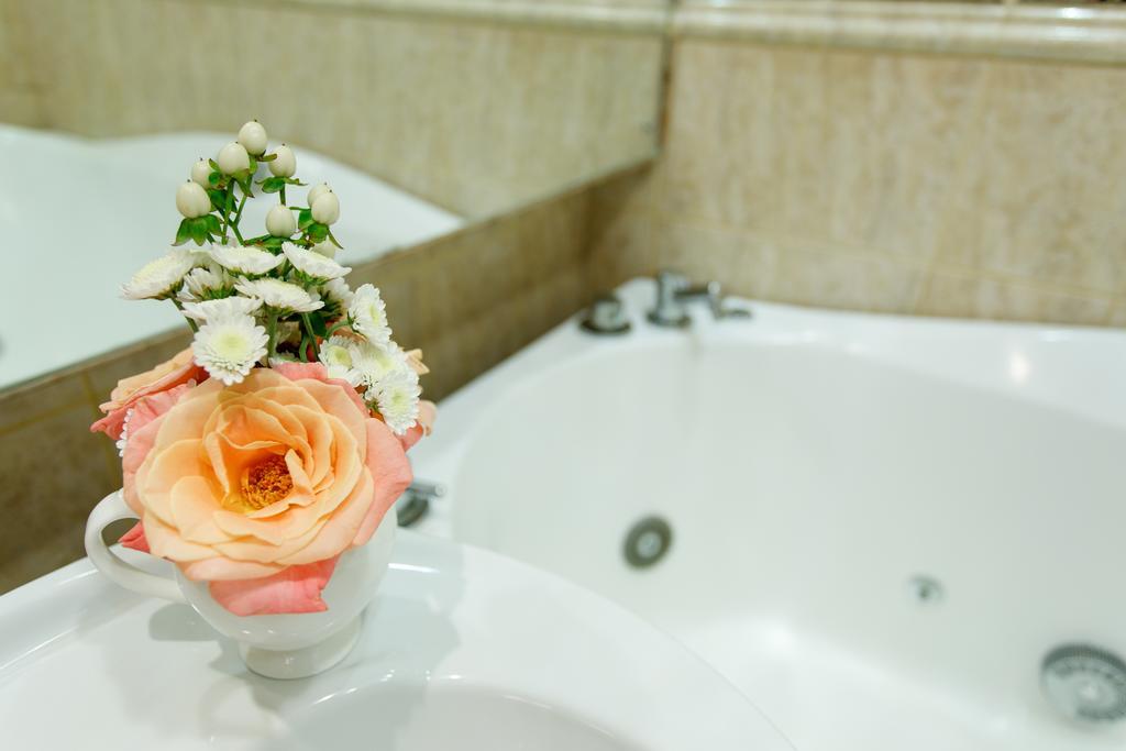 Studio De Luxe With Jacuzzi Soumy Extérieur photo