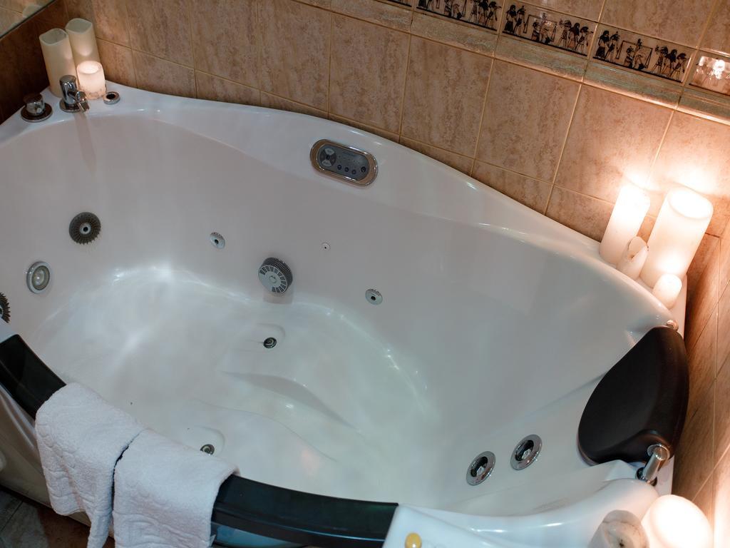 Studio De Luxe With Jacuzzi Soumy Extérieur photo